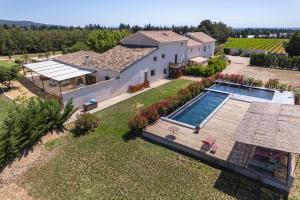 Maisons de vacances Mas Elehis Gites en Provence : Appartement - Vue sur Jardin