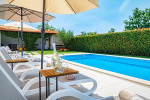 House Demetra by Briskva