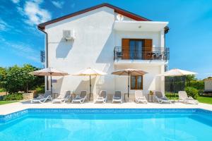 House Demetra by Briskva - 4hvězdičkové hotely ve městě Tinjan