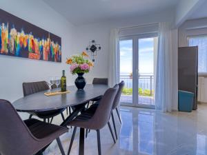 Apartment Laurus-1 by Interhome 