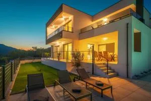 Villa Marina with a Pool - Draga