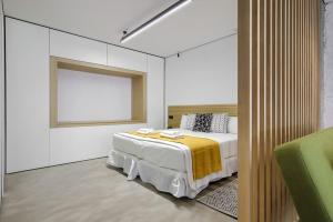 Madrid Rastro Studio Modern Apartment by La Latina