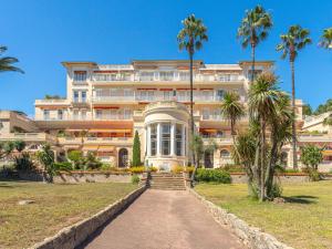 Apartment Mont des Oiseaux-2 by Interhome