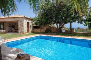 Saridakis Villa, a multi-generational Retreat, By ThinkVilla