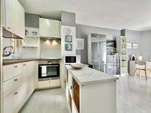 Playa de las Americas - Torres de Yomely