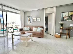 Playa de las Americas - Torres de Yomely