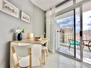 Playa de las Americas - Torres de Yomely