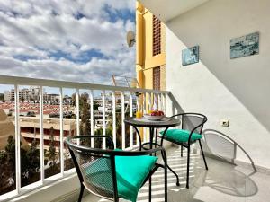 Playa de las Americas - Torres de Yomely