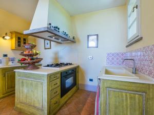 Villa Poggio al Pruno by Interhome