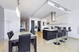 Sliema Seaview Suite I Luxury Apartment