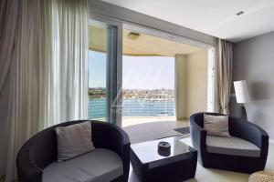 Sliema Seaview Suite I Luxury Apartment
