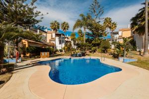 Renovated apartment with garden and direct beach access, Marbella East