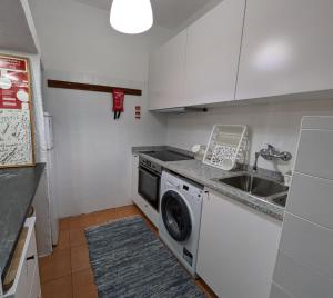 ! Free Parking Street ! Ground Floor with Washer!