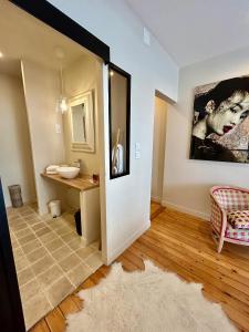 B&B / Chambres d'hotes Chambre Romeo ou Juliette : Chambre Double Deluxe avec Balcon