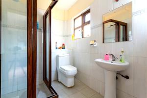 Rooftop Pool with City View - Studio