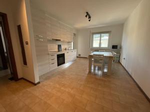 Casa di Tom con balcone, parcheggio e self check in