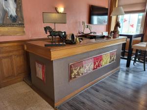 Hotels Logis Hotel Restaurant de France : photos des chambres