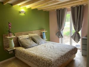 Maisons de vacances Le gite du Domaine de la Fresnee : photos des chambres