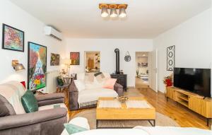 Awesome Apartment In Cavtat With Wifi