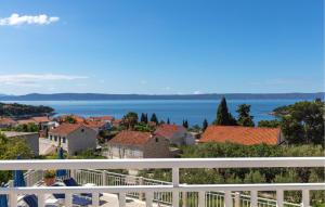 Nice Home In Sumartin With Wifi