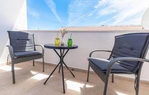 2 Bedroom Nice Apartment In Kastel Novi 