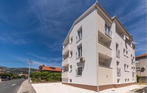 2 Bedroom Nice Apartment In Kastel Novi