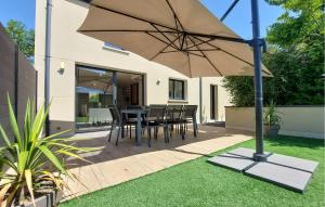 Maisons de vacances Amazing Home In Saint-Coulomb With Wifi : photos des chambres