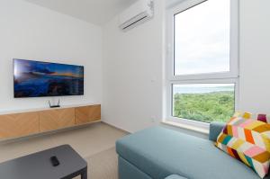 Sunnyside Apartment 