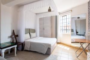 Sunny Spacious Studio