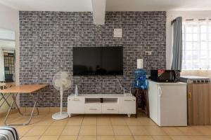 Sunny Spacious Studio