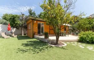 1 Bedroom Beautiful Home In Marignane - Marignane