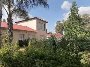 BelaBela Guesthouse - Mmukubyane