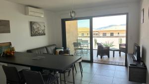 Appartements Appartement vue mer & plage a pied : photos des chambres