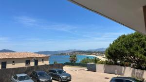 Appartements Appartement vue mer & plage a pied : photos des chambres