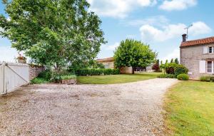 Maisons de vacances 3 Bedroom Cozy Home In Ligne : photos des chambres