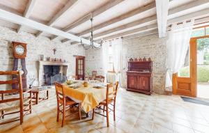 3 Bedroom Cozy Home In Ligné