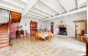 3 Bedroom Cozy Home In Ligné