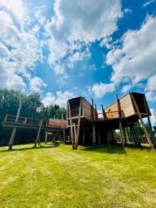 Netradiční pobyt vysoko nad zemí, s výhledem na hvězdy a wellness v srdci Vysočiny