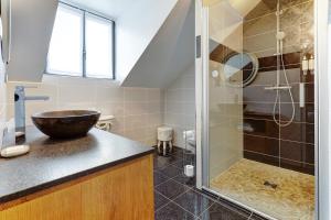 B&B / Chambres d'hotes Champagne Domaine Sacret - AY : photos des chambres