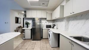 Canal View 2BR & Maid Room in KG Tower, Dubai Marina