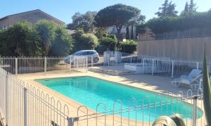 Studio moderne dans le golfe de Saint-Tropez