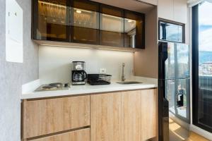 Excellent Location Brand New Apartment in Santa Barbara