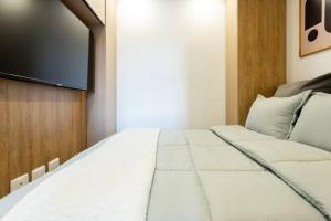 Excellent Location Brand New Apartment in Santa Barbara