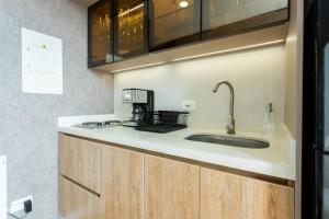 Excellent Location Brand New Apartment in Santa Barbara