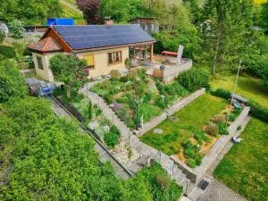 Freistehender Bungalow in Marktbreit in Traumlage mit großem Garten - 基青根