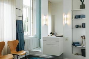 Perle with canal view