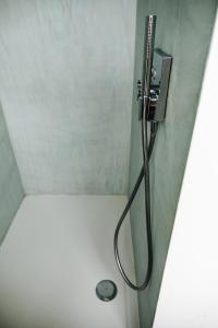 Perle with canal view