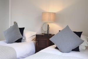 Luxury Pet-Friendly Retreat with Private Hot Tub