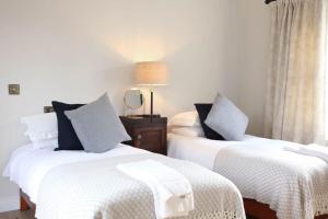 Luxury Pet-Friendly Retreat with Private Hot Tub