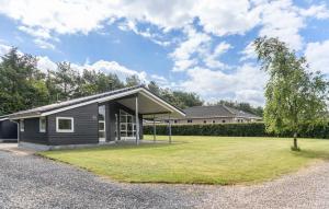 3 Bedroom Beautiful Home In Hovborg